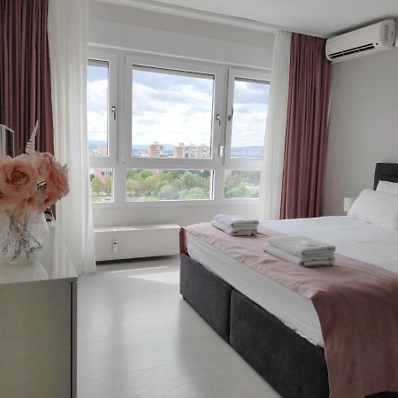 Penthouse “Sky 16” Studio Apartment Zágráb Kültér fotó